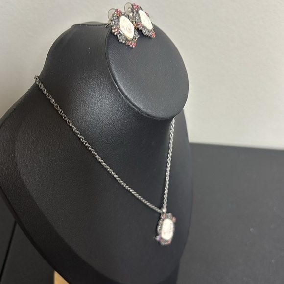 Cameo Necklace Earrings Jewelry Set​ - Picture 7 of 11